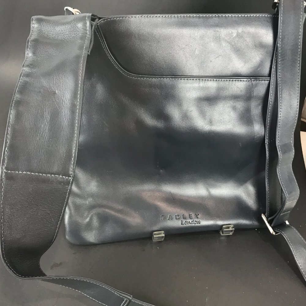 Navy Leather Radley London Crossbody bag